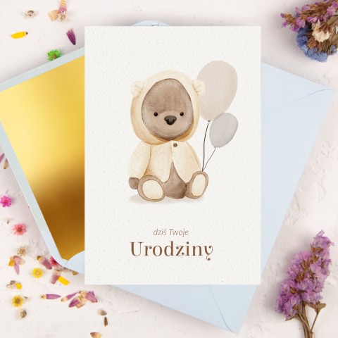 Kartka na urodziny dziecka z małym misiem i balonikami - Cute